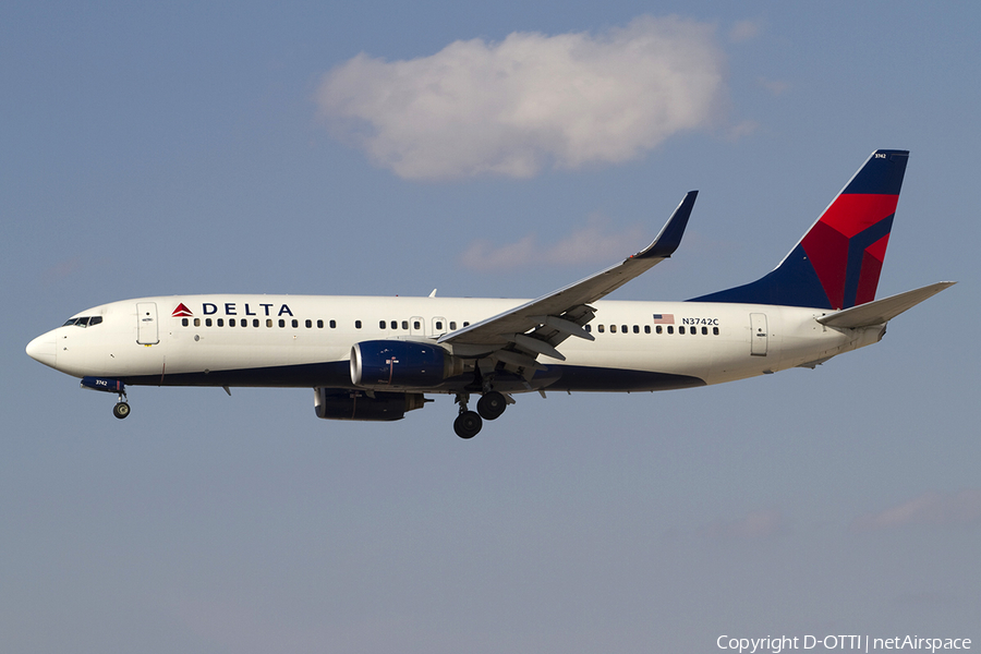 Delta Air Lines Boeing 737-832 (N3742C) | Photo 341142