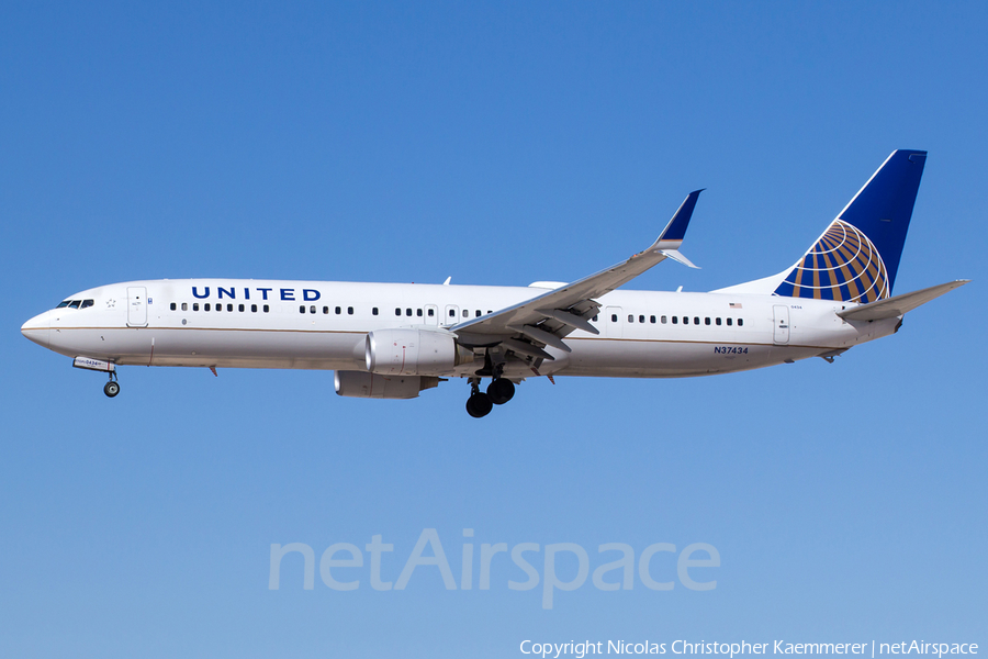 United Airlines Boeing 737-924(ER) (N37434) | Photo 127362