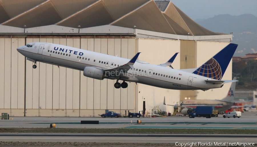 United Airlines Boeing 737-924(ER) (N37434) | Photo 380959