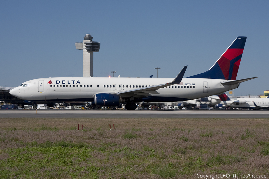 Delta Air Lines Boeing 737-832 (N3743H) | Photo 387239