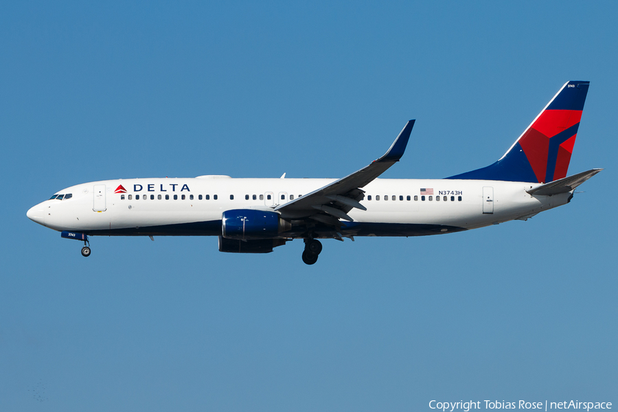 Delta Air Lines Boeing 737-832 (N3743H) | Photo 300743