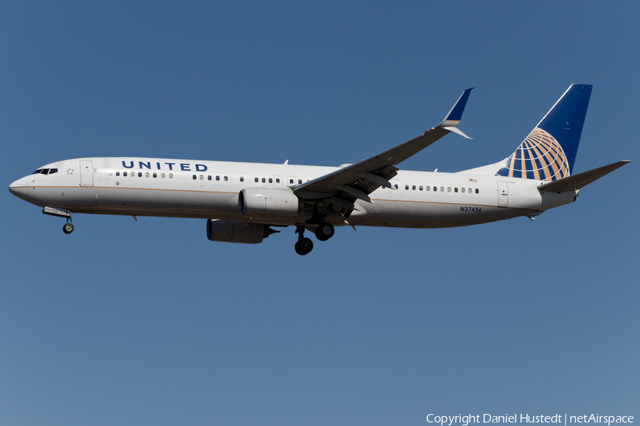 United Airlines Boeing 737-924(ER) (N37456) | Photo 449962