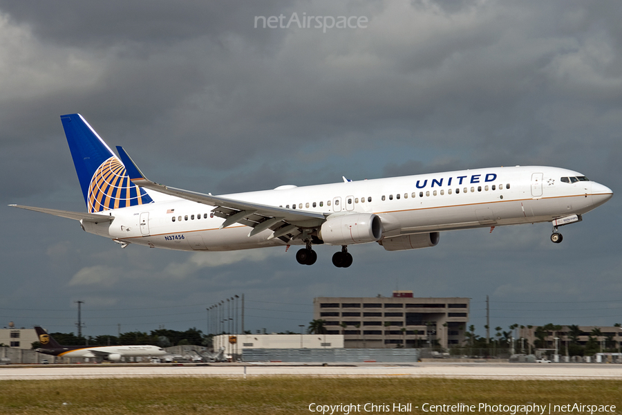 United Airlines Boeing 737-924(ER) (N37456) | Photo 36324