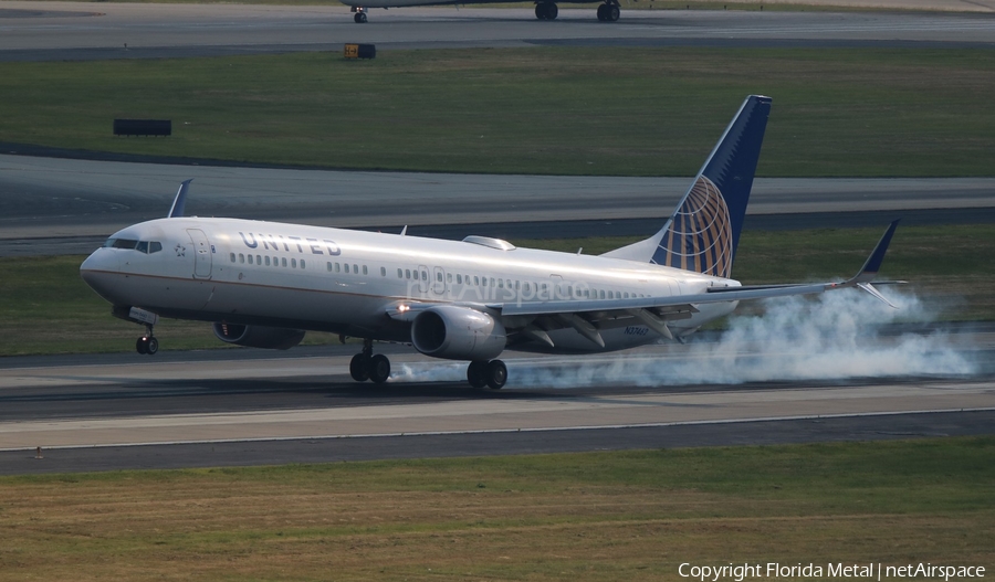 United Airlines Boeing 737-924(ER) (N37462) | Photo 380963