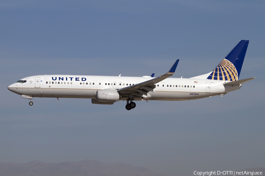 United Airlines Boeing 737-924(ER) (N37464) | Photo 425429