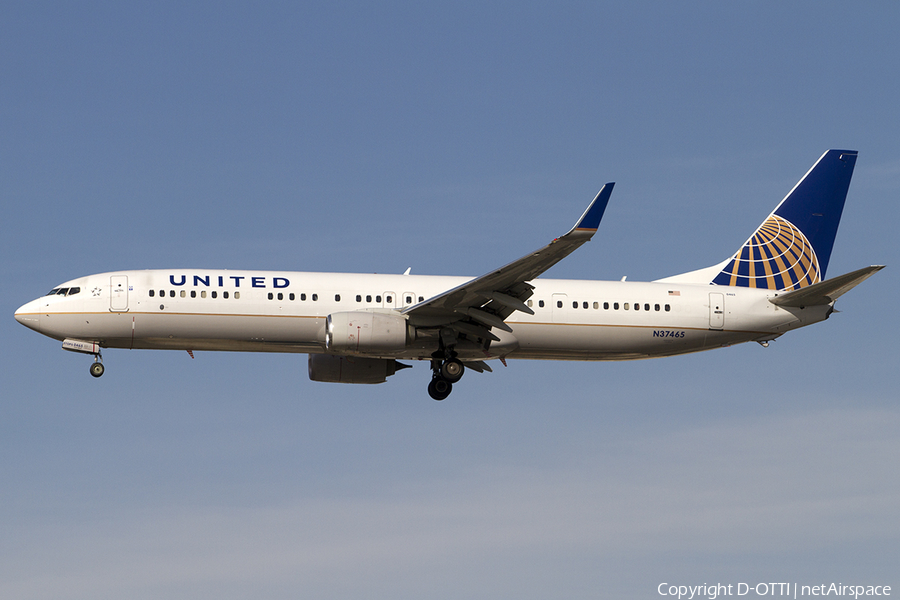 United Airlines Boeing 737-924(ER) (N37465) | Photo 467803