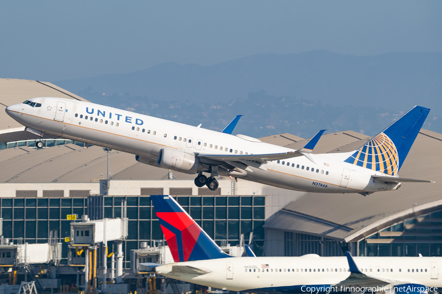 United Airlines Boeing 737-924(ER) (N37466) | Photo 597954