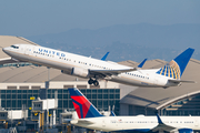 United Airlines Boeing 737-924(ER) (N37466) at  Los Angeles - International, United States