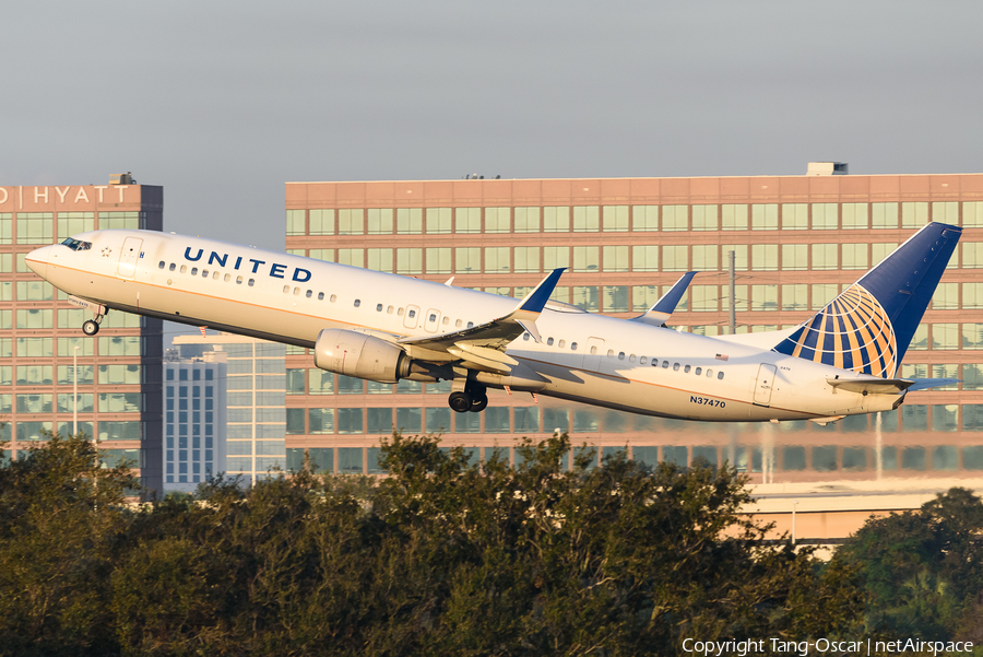 United Airlines Boeing 737-924(ER) (N37470) | Photo 640050