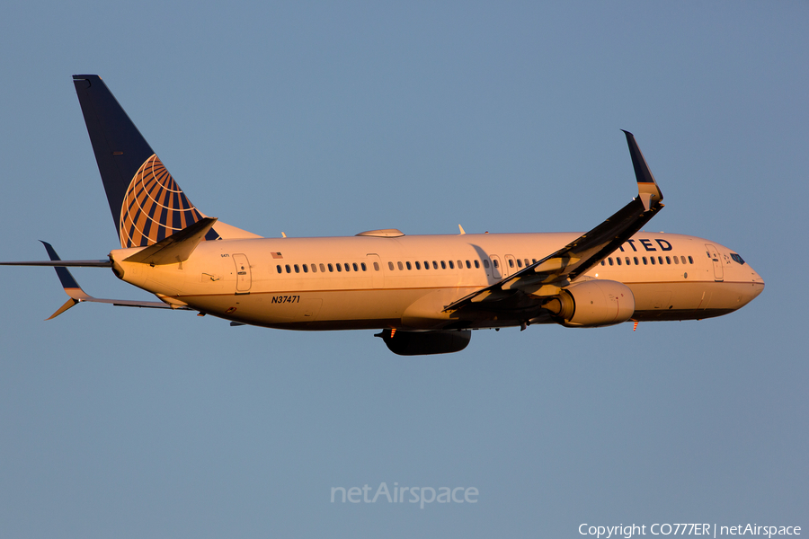 United Airlines Boeing 737-924(ER) (N37471) | Photo 153255