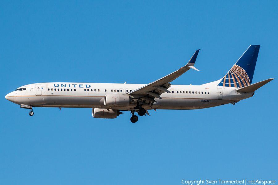 United Airlines Boeing 737-924(ER) (N37471) | Photo 500871