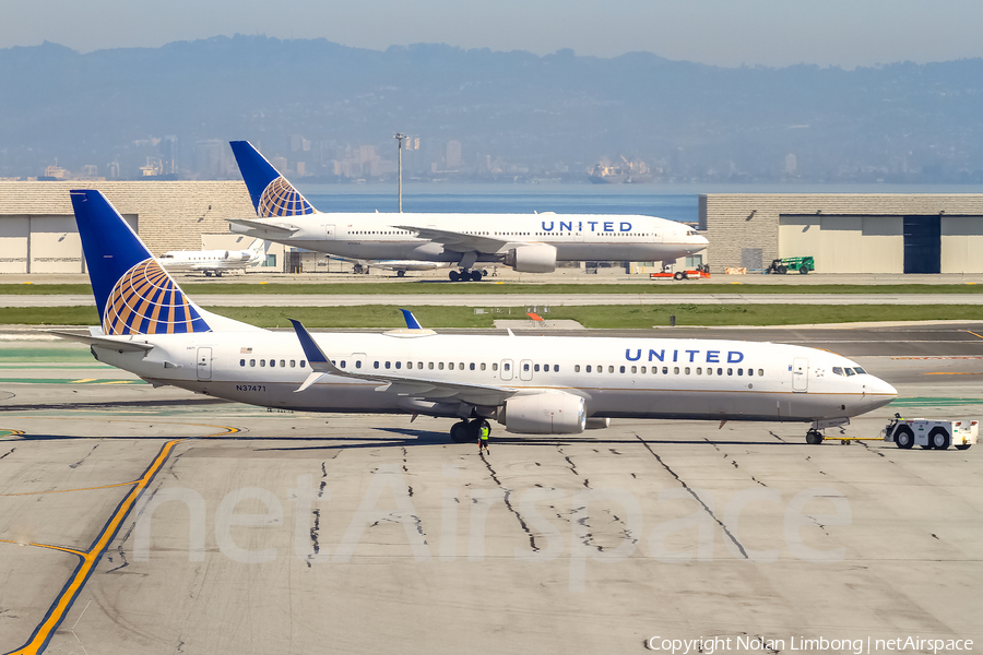 United Airlines Boeing 737-924(ER) (N37471) | Photo 426830