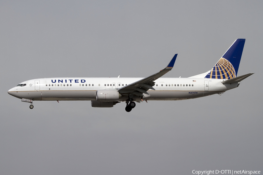 United Airlines Boeing 737-924(ER) (N37474) | Photo 428648