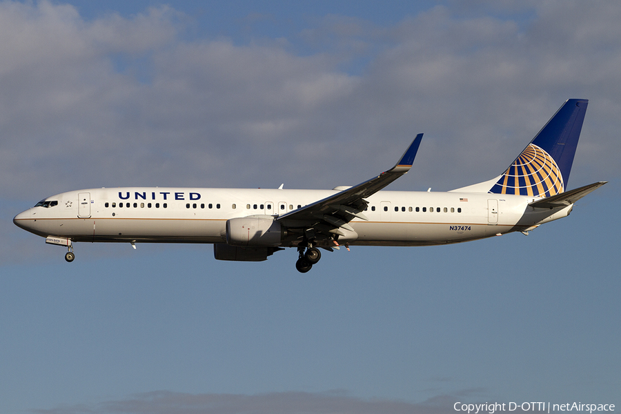 United Airlines Boeing 737-924(ER) (N37474) | Photo 469498