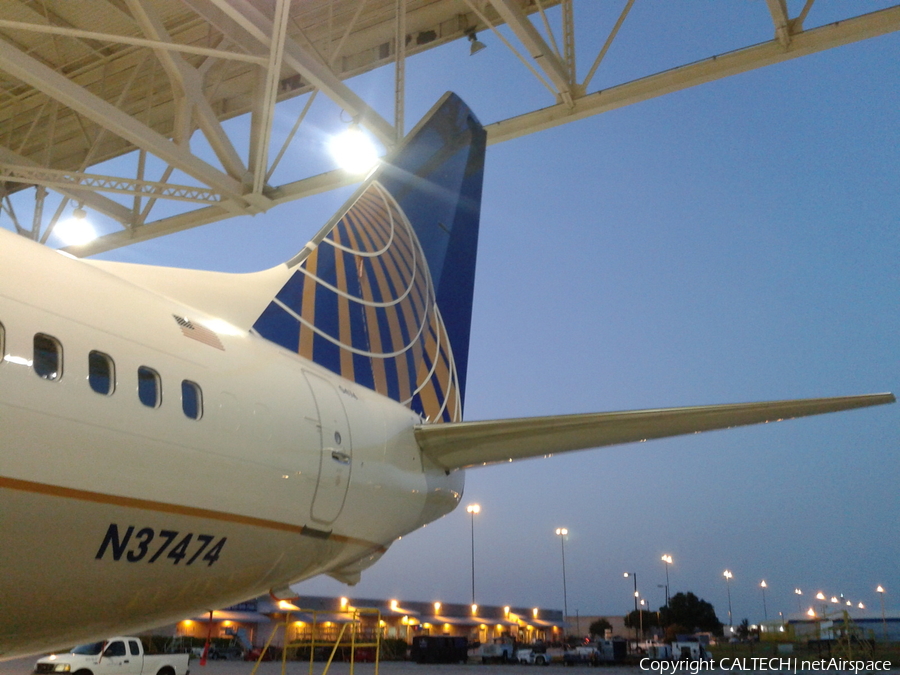 United Airlines Boeing 737-924(ER) (N37474) | Photo 26501