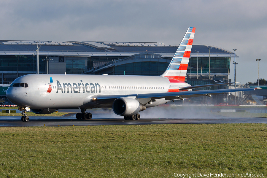 American Airlines Boeing 767-323(ER) (N374AA) | Photo 42499