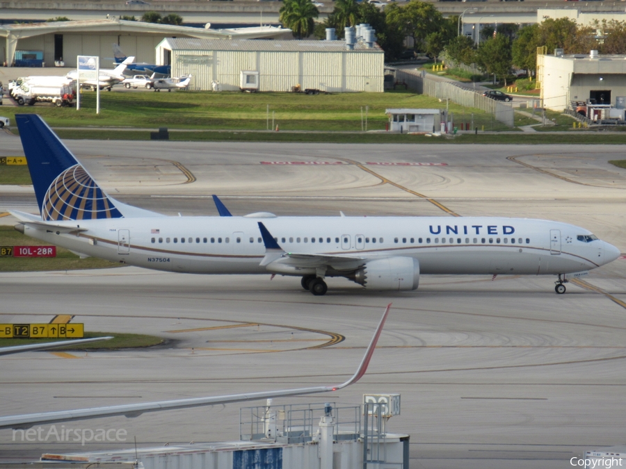 United Airlines Boeing 737-9 MAX (N37504) | Photo 355613