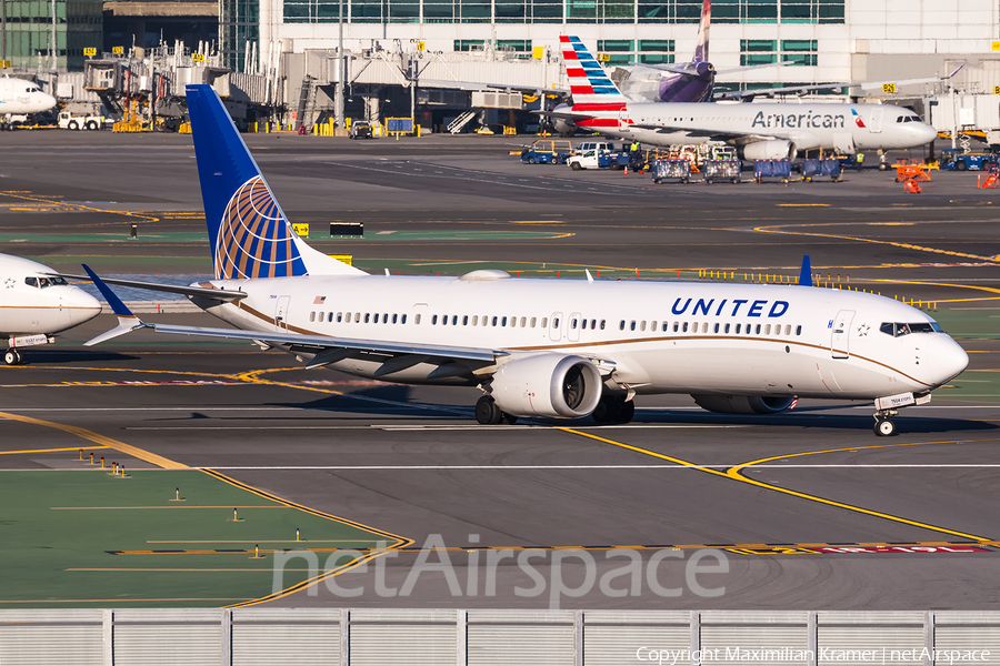 United Airlines Boeing 737-9 MAX (N37504) | Photo 503176