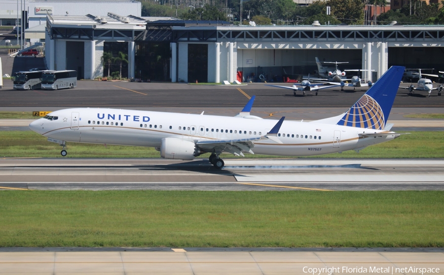 United Airlines Boeing 737-9 MAX (N37507) | Photo 380972