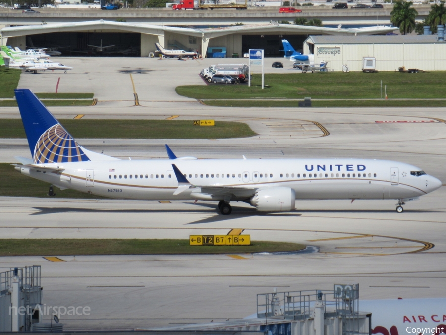 United Airlines Boeing 737-9 MAX (N37510) | Photo 309807