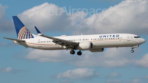 United Airlines Boeing 737-9 MAX (N37514) at  Miami - International, United States