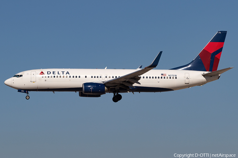 Delta Air Lines Boeing 737-832 (N3751B) | Photo 136282