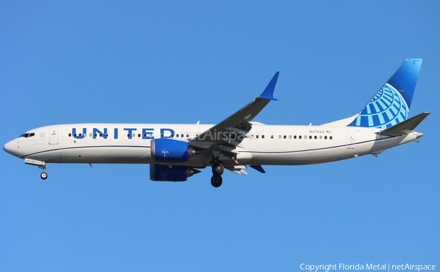 United Airlines Boeing 737-9 MAX (N37522) | Photo 483361