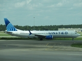 United Airlines Boeing 737-9 MAX (N37523) at  Orlando - International (McCoy), United States