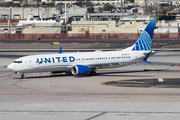 United Airlines Boeing 737-9 MAX (N37528) at  Phoenix - Sky Harbor, United States