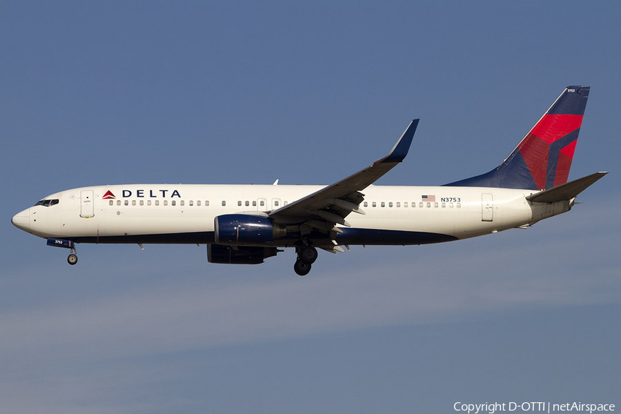 Delta Air Lines Boeing 737-832 (N3753) | Photo 470317