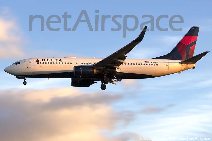 Delta Air Lines Boeing 737-832 (N3753) | Photo 452087