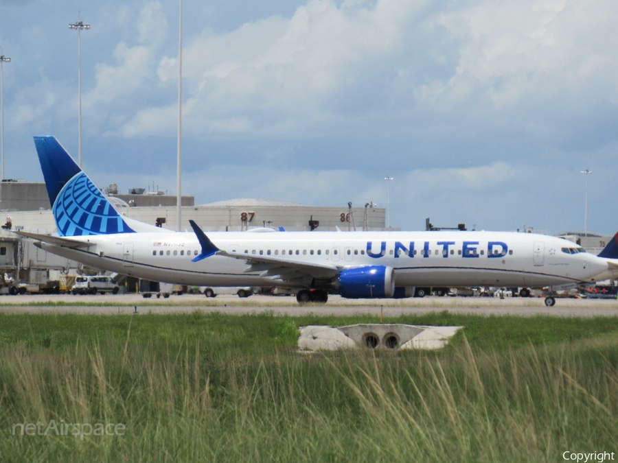 United Airlines Boeing 737-9 MAX (N37532) | Photo 518316