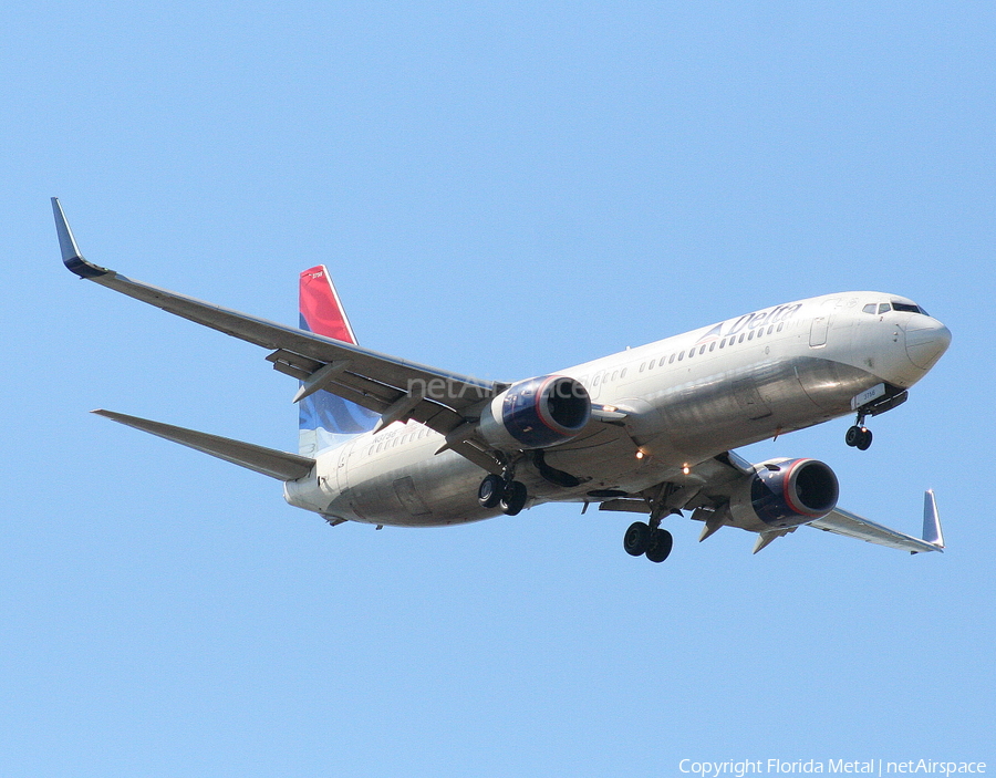 Delta Air Lines Boeing 737-832 (N3756) | Photo 304069