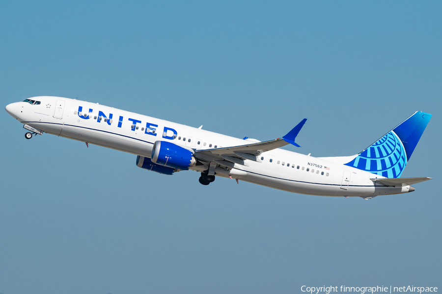 United Airlines Boeing 737-9 MAX (N37562) | Photo 598059