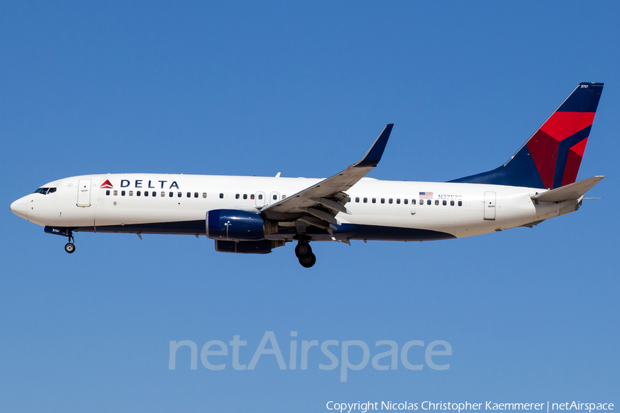 Delta Air Lines Boeing 737-832 (N3757D) | Photo 127263