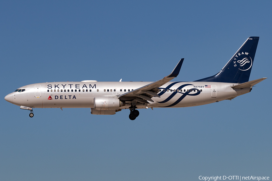Delta Air Lines Boeing 737-832 (N3758Y) | Photo 202807