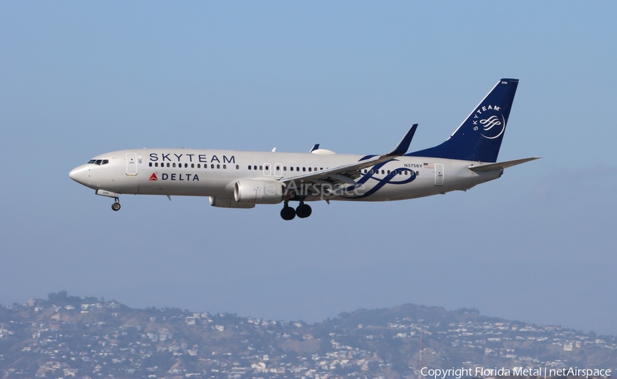 Delta Air Lines Boeing 737-832 (N3758Y) | Photo 677770