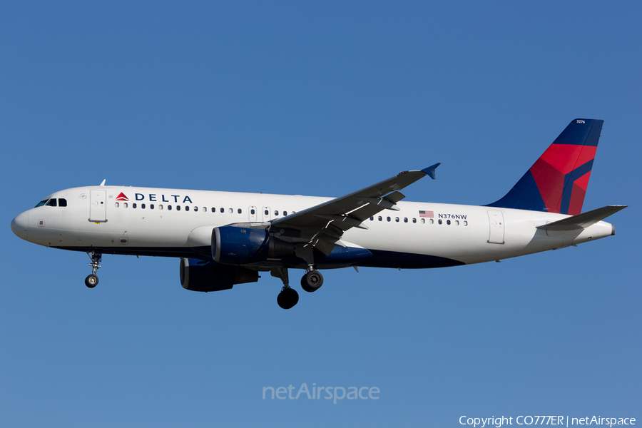 Delta Air Lines Airbus A320-212 (N376NW) | Photo 40472