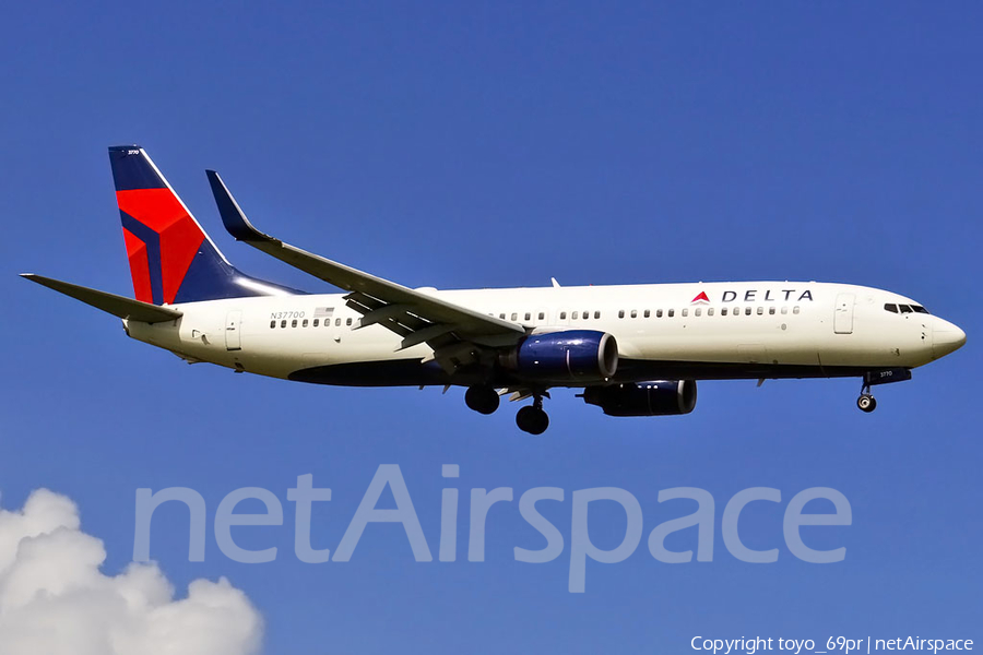 Delta Air Lines Boeing 737-832 (N37700) | Photo 68631
