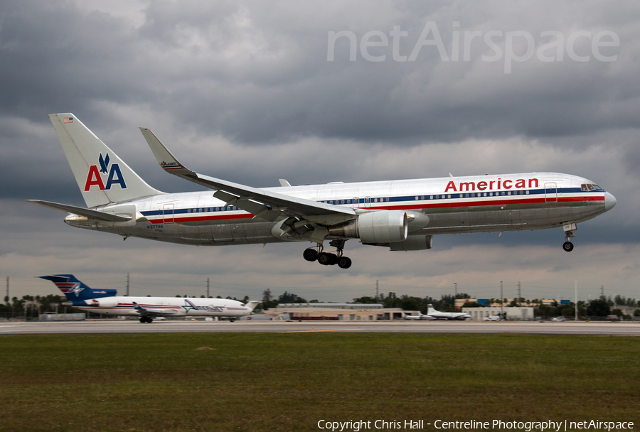 American Airlines Boeing 767-323(ER) (N377AN) | Photo 193051