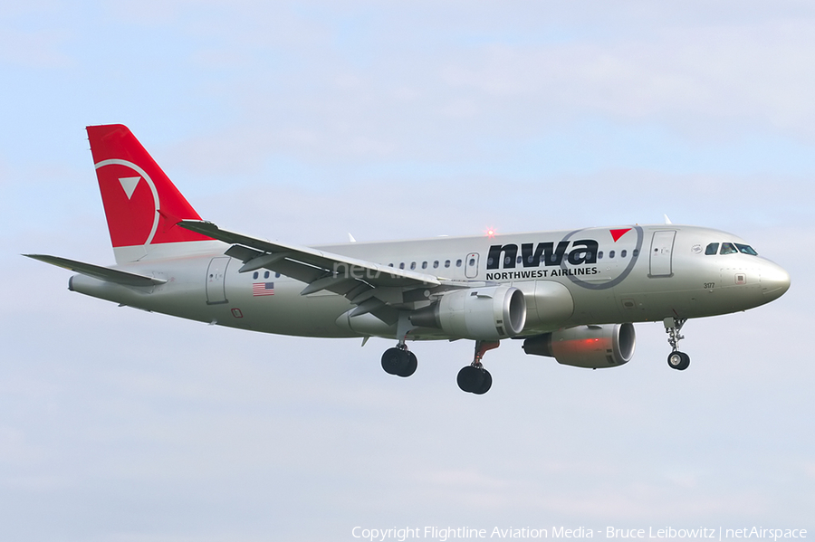 Northwest Airlines Airbus A319-114 (N377NB) | Photo 143025