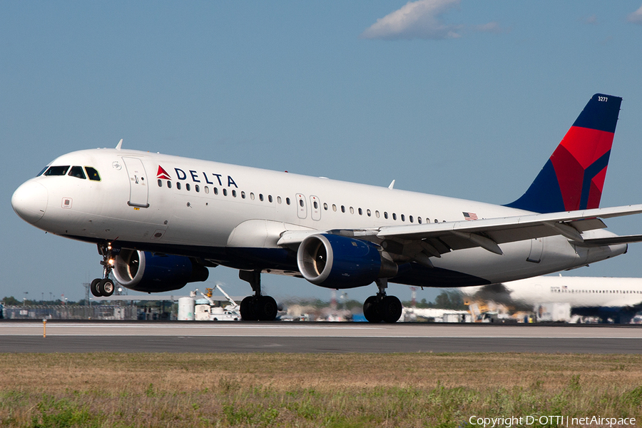 Delta Air Lines Airbus A320-211 (N377NW) | Photo 387265