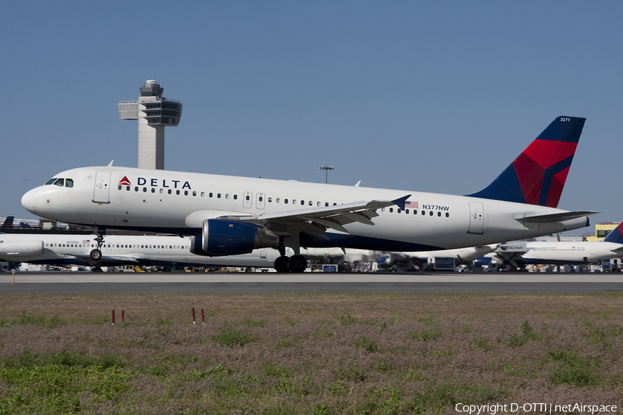 Delta Air Lines Airbus A320-211 (N377NW) | Photo 387266
