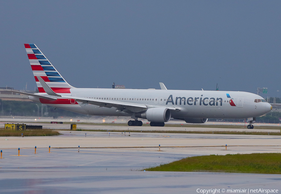 American Airlines Boeing 767-323(ER) (N378AN) | Photo 95823