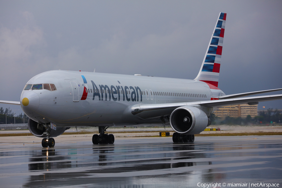 American Airlines Boeing 767-323(ER) (N378AN) | Photo 95828