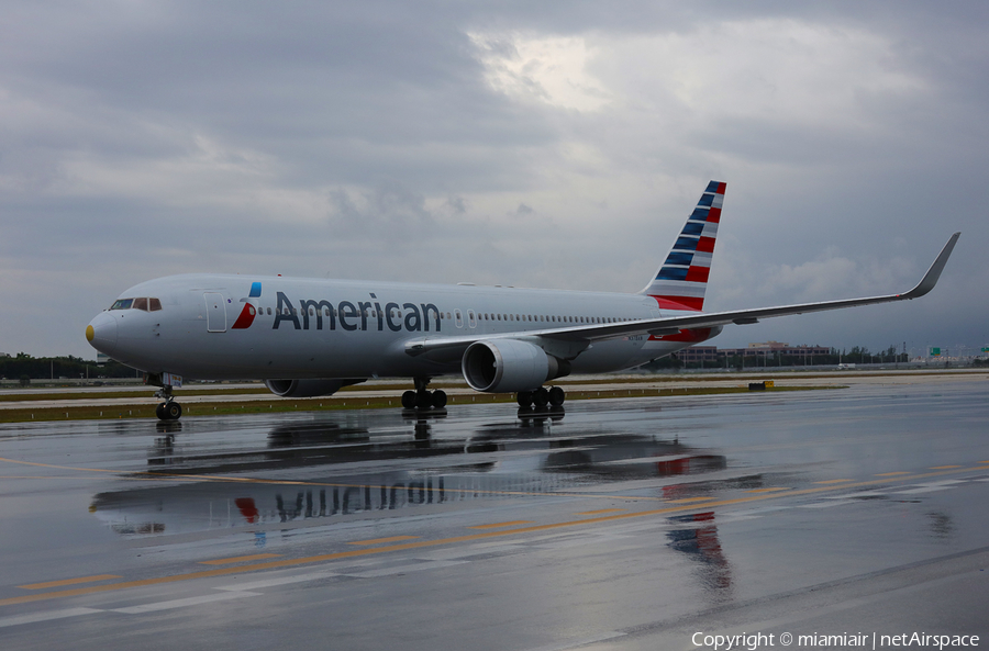 American Airlines Boeing 767-323(ER) (N378AN) | Photo 95829