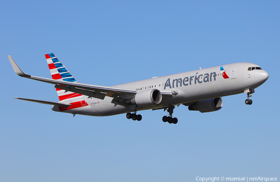 American Airlines Boeing 767-323(ER) (N379AA) | Photo 95839