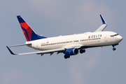 Delta Air Lines Boeing 737-832 (N379DA) at  Washington - Ronald Reagan National, United States