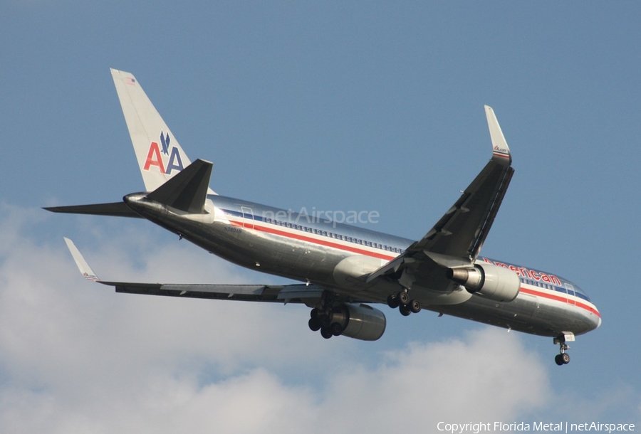 American Airlines Boeing 767-323(ER) (N380AN) | Photo 332320