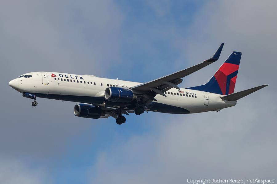 Delta Air Lines Boeing 737-832 (N380DA) | Photo 272808